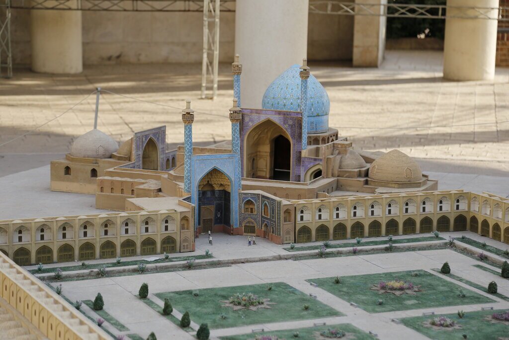 ۱۳جاذبه تاریخی ایران را یکجا ببینید/آثار باستانی کشور در ابعاد مینیاتوری