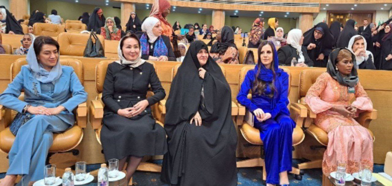 همسر رئیسی و همسران روسای دولت چهار کشور در یک قاب