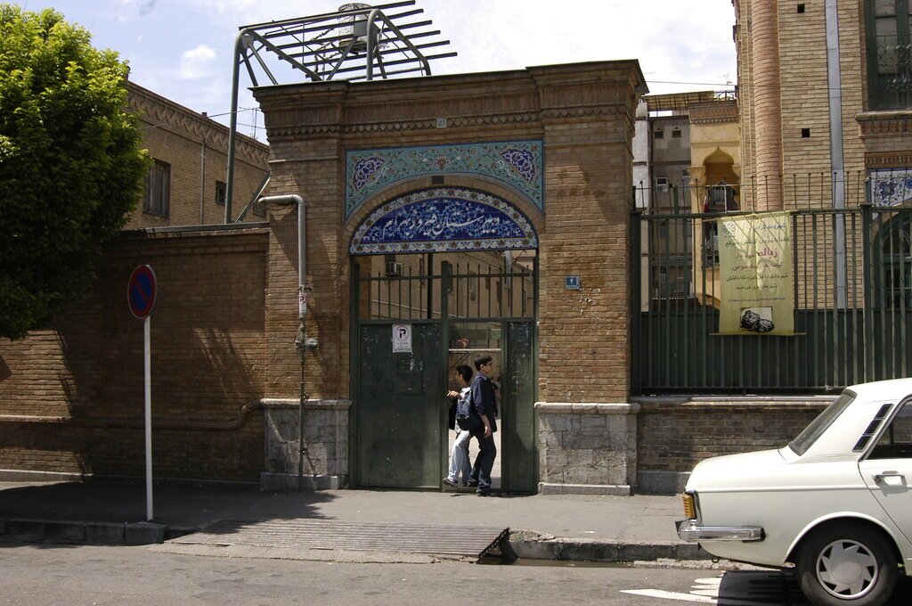 تصویر دبیرستان