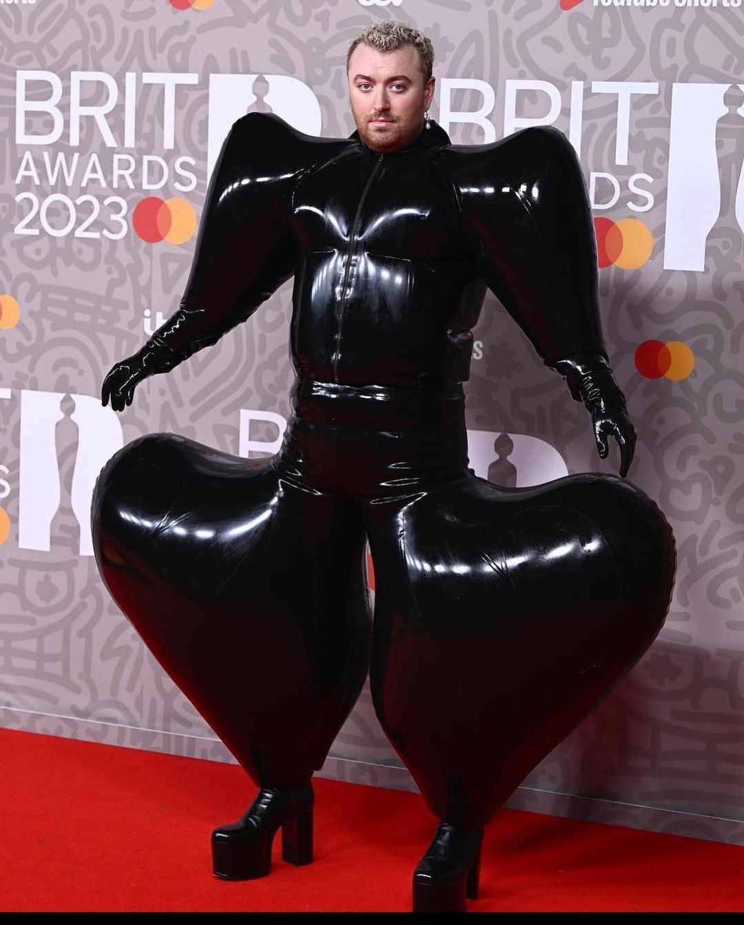 (عکس) استایل عجیب خواننده معروف همه را شوکه کرد!