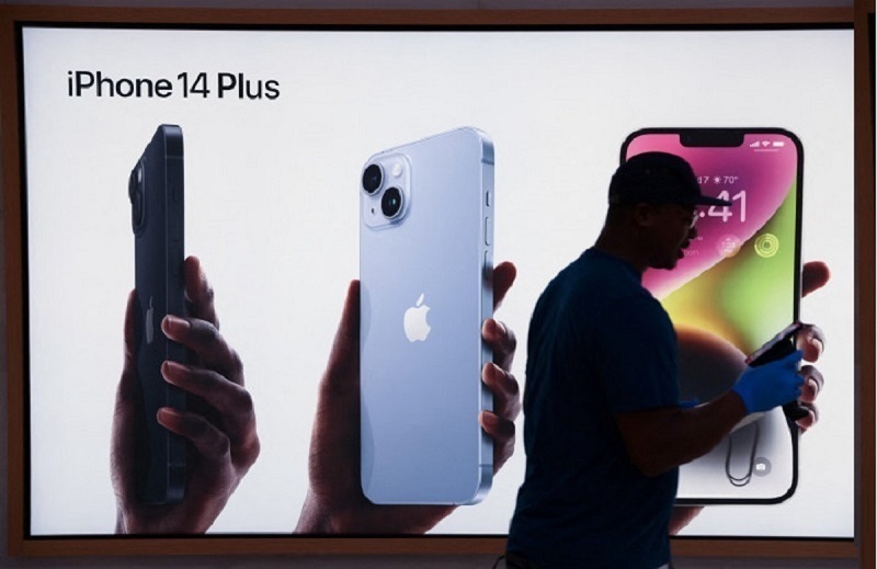 قیمت آیفون از ۱۰۰ میلیون گذشت