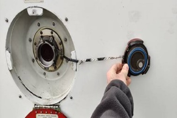 هواپیماها و هلیکوپترها چه نوع سوختی مصرف می کنند و چه تفاوتی با بنزین معمولی دارد؟