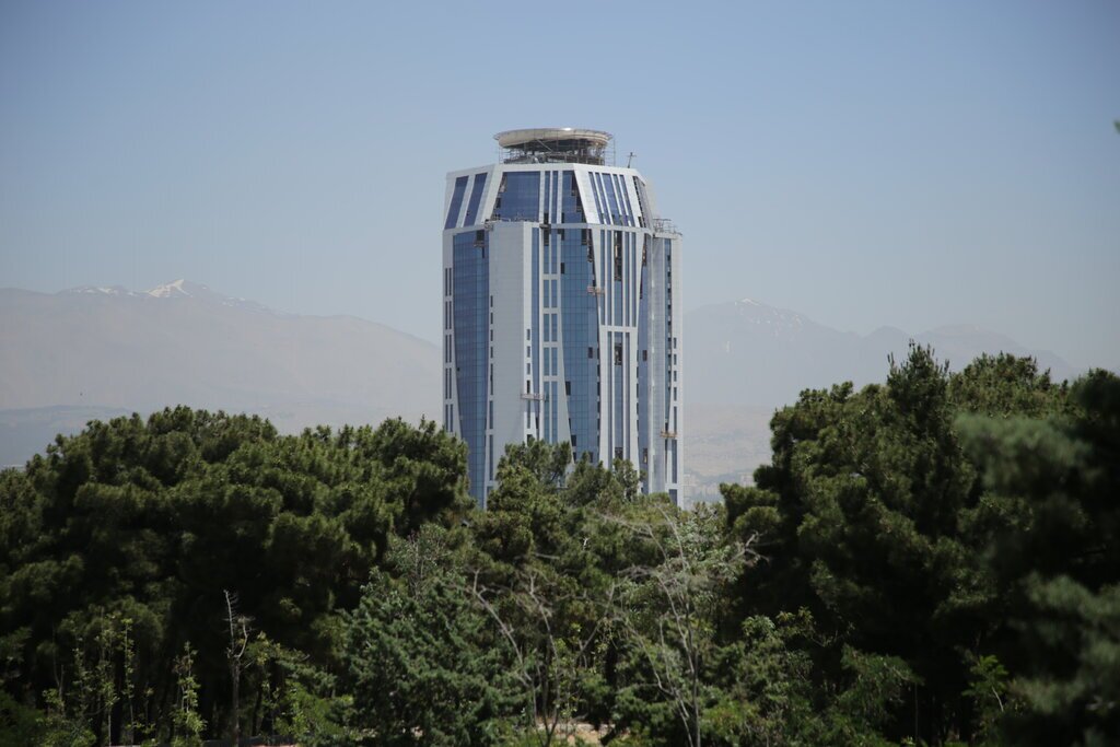 (عکس) شکارگاه دویست‌ساله تهران؛ زیست افعی شاخدار و مار پلنگی در این بوستان