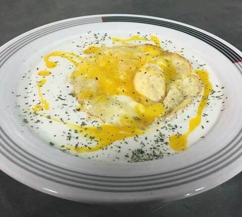 آش ترش ارومیه و گوزلمه غذا‌هایی برای پذیرایی از مهمانان نوروزی