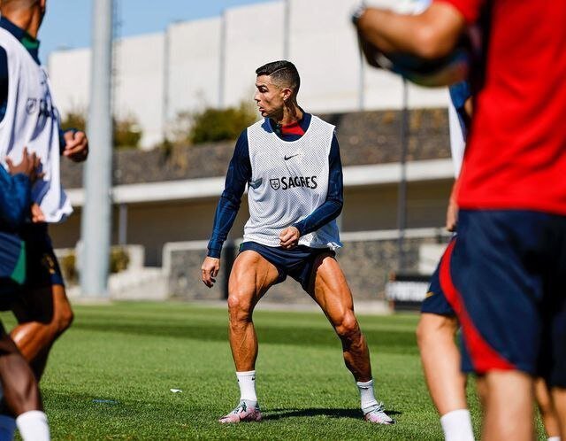 (عکس) نمایش عضله‌های رونالدو در تمرین تیم ملی پرتغال