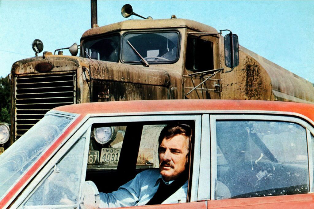 ۱۰ فیلم ترسناک جذاب و دلهره آور در مورد سفر‌های جاده ای؛ از Detour تا Road Games