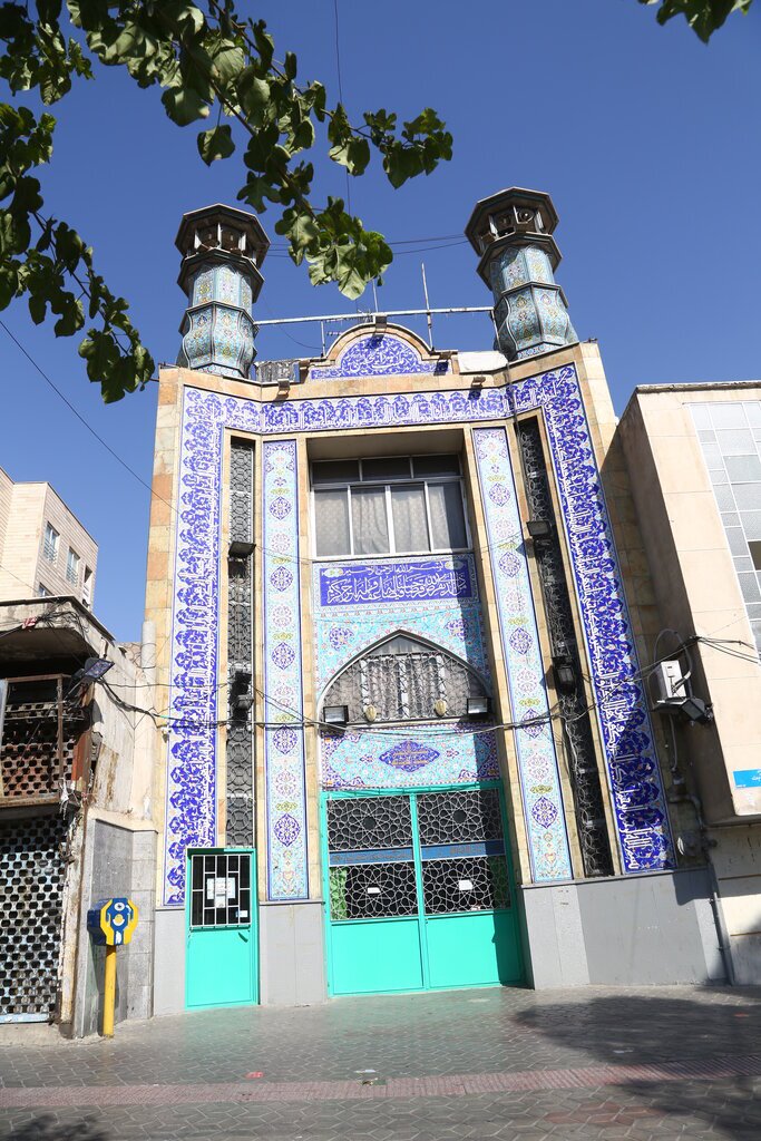 محله اروپایی در شرق تهران/ قبر روحانی هم‌محله‌ای در میدان صد نارمک