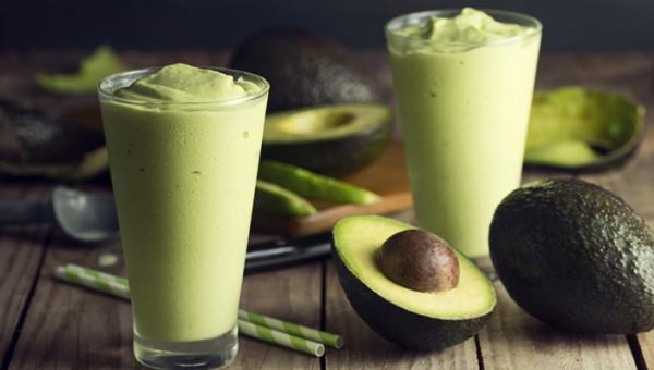 طرز تهیه ۴ اسموتی بهاری با طعم فوق‌العاده