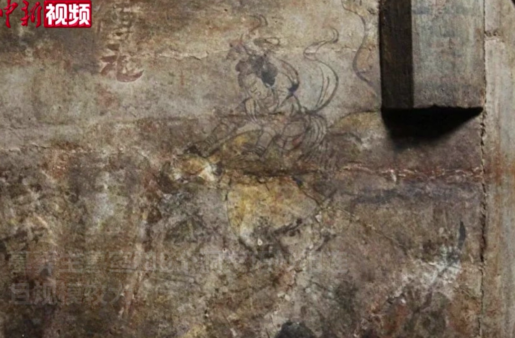 (تصاویر) کشف نقاشی‌های زیبا در مقبرۀ هزارسالۀ چینی