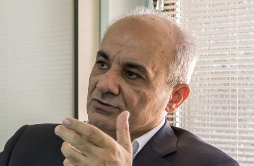 مافیای خودرو کیست‌اند و چرا مشکل آشفتگی در بازار حل نمی‌شود؟ / مافیای پشت پرده «خودرو گیت» چه کسانی هستند و آینده بازار خودرو بعد از استیضاح فاطمی امین به چه سمتی خواهد رفت؟ / چشم‌اندزا آتی بازار خودرو بعد از برکناری فاطمی امین؟
