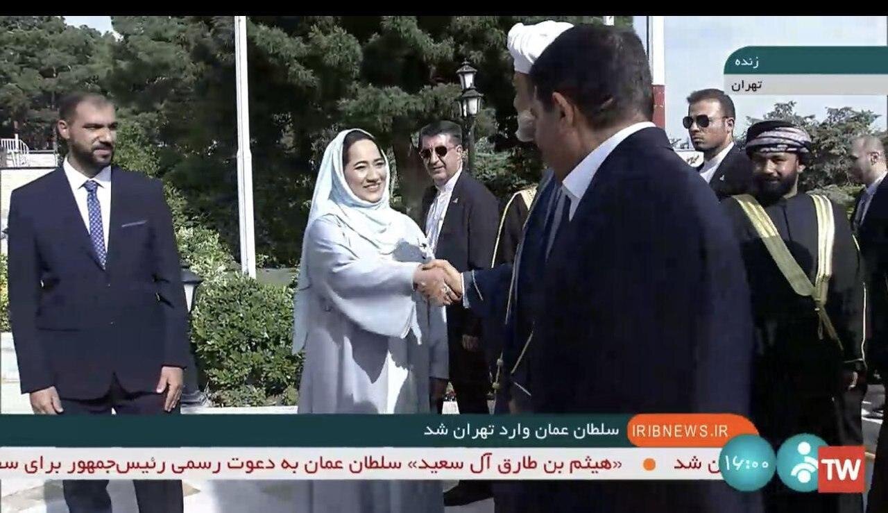 دست‌دادن سلطان عمان با این خانم در تهران خبرساز شد