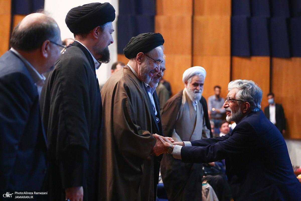 برخورد گرم حدادعادل و سیدمحمد خاتمی در مراسم سالگرد مرحوم دعایی