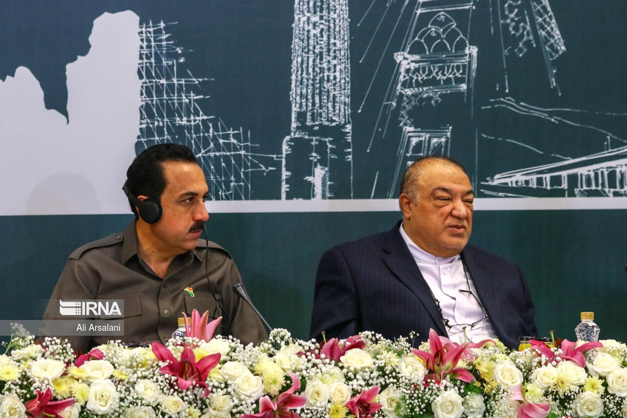 تصاویر جنجالی از نشست وزیر کشور