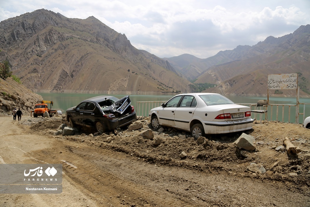 (تصاویر) وضعیت عجیب چند خودروهای در جاده چالوس