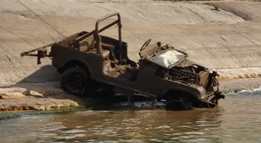 (عکس) این ماهیگیر به‌جای ماهی، جیپ مدل ۱۹۸۳ صید کرد