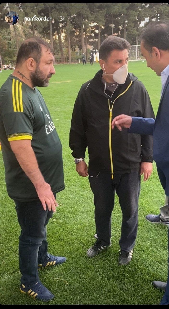 «هانی کرده»؛ از پورشه سیاه تا لباس آبی!