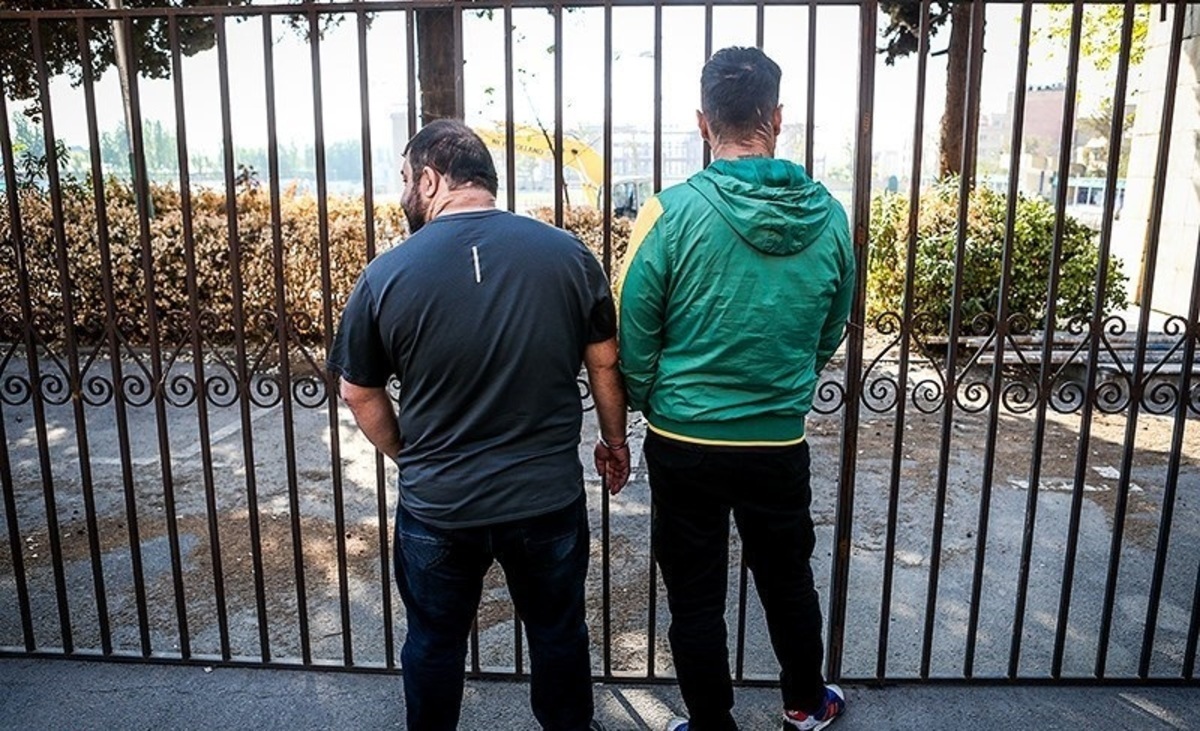 «هانی کرده»؛ از پورشه سیاه تا لباس آبی!