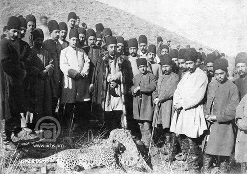 عکسی از مظفرالدین ‌شاه وقتی پلنگ شکار می کرد