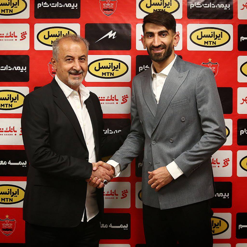 (ویدئو) بازگشت شبانه بیرانوند و تمدید قرارداد با پرسپولیس