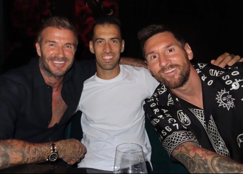 (عکس) شام دوستانه بکام با مسی و بوسکتس