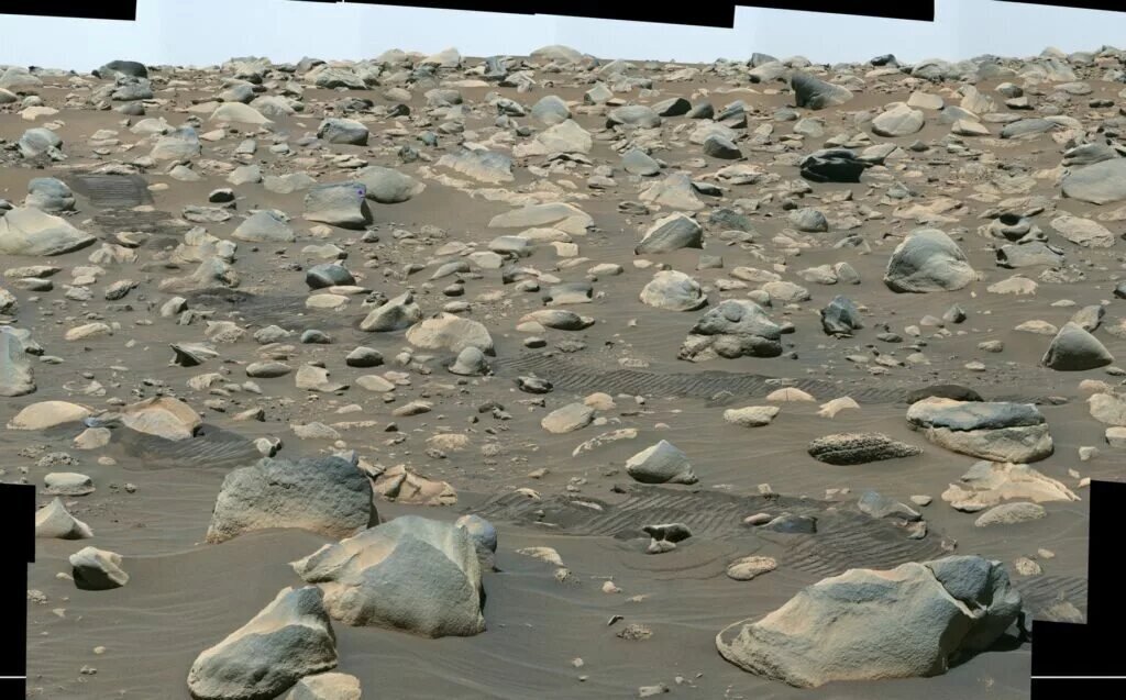 (عکس) سنگ شگفت‌انگیزی که مریخ‌نورد ناسا در سیاره سرخ پیدا کرد
