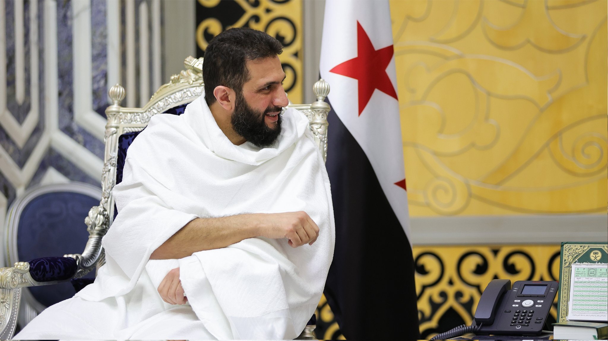 (عکس) ابومحمد الجولانی برای مناسک حج لباس احرام پوشید