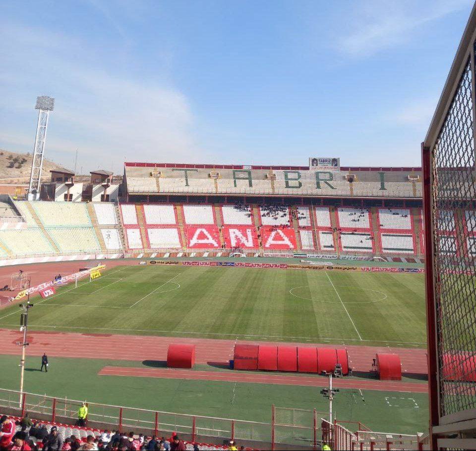 (عکس) حمایت جالب تراکتوری‌ها از علیرضا بیرانوند برابر پرسپولیس