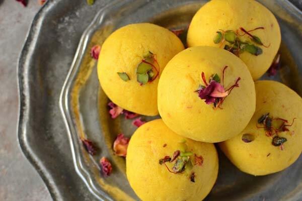 طرز تهیه شیرینی سه آرد زعفرانی؛ شیرینی با بوی نوروز