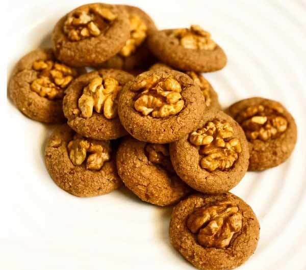 طرز تهیه شیرینی گردویی با شکر قهوه‌ای؛ ویژه عید نوروز 