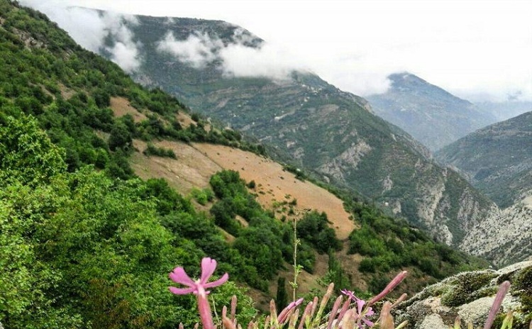 پیشنهاد سفر یک روزه به روستاهای غرب تهران؛ از آتشگاه تا برغان