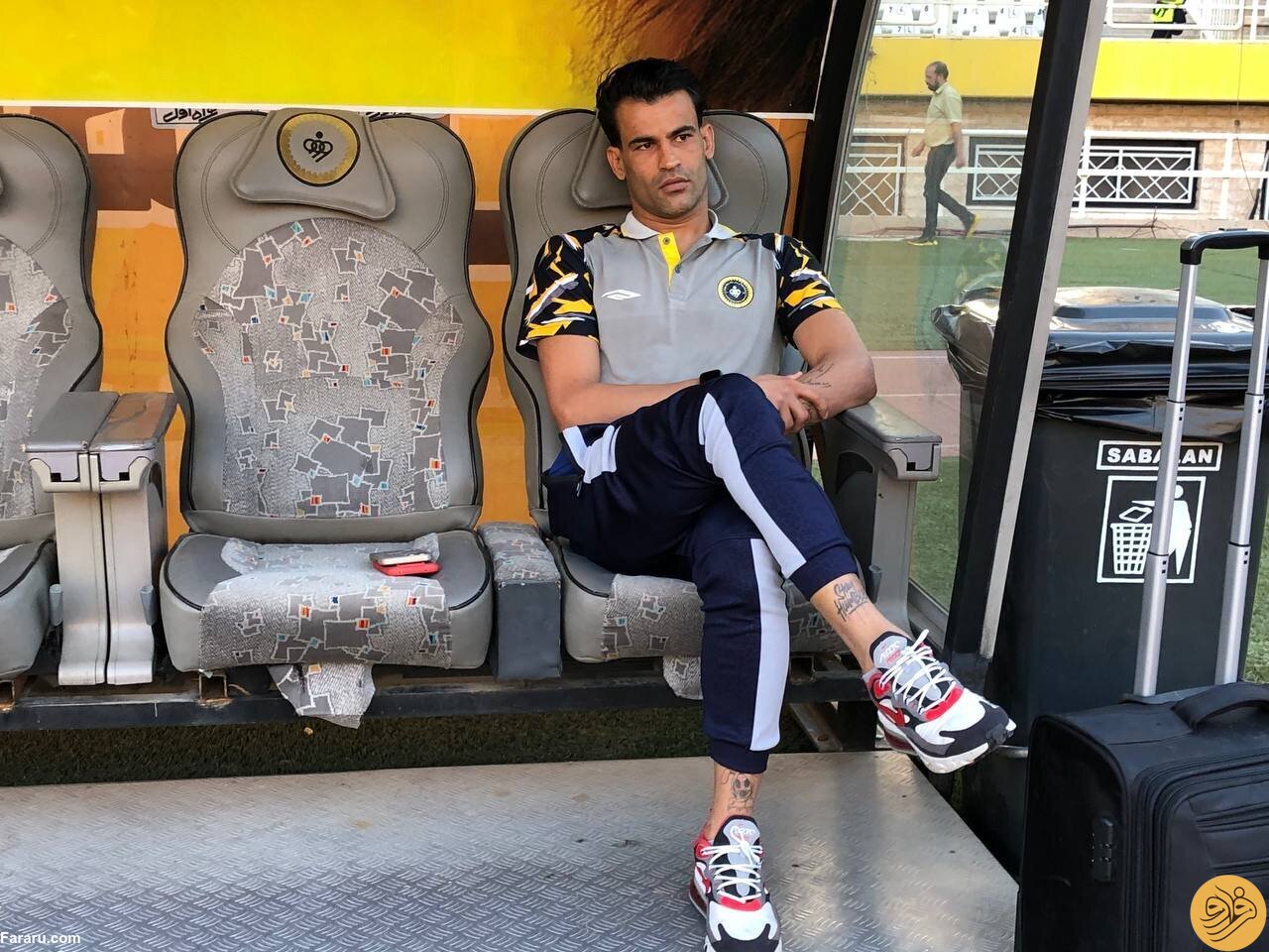 (عکس) چهره درهم عیسی آل‌کثیر روی نیمکت سپاهان