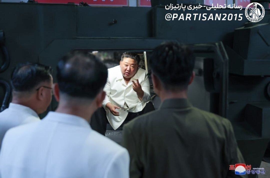 (عکس) کیم جونگ اون سوار بر یک نفربر عجیب!