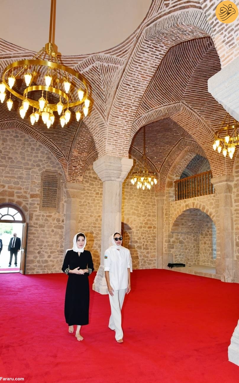 (عکس) حجاب بانوی اول آذربایجان و ازبکستان در مسجد