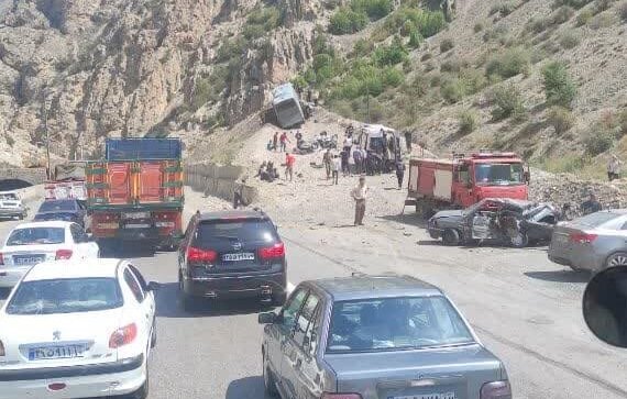 (ویدئو) تصادف خونین جاده سوادکوه با پنج کشته و ۲۹ مصدوم