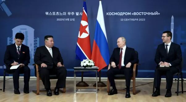 بررسی زبان بدن کیم و پوتین؛ کدام یک کنترل دیدارهای اخیر را در دست داشتند؟