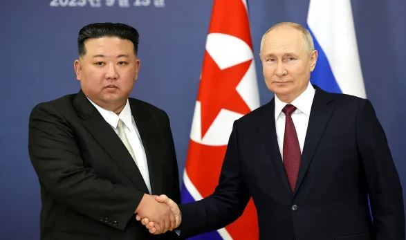 بررسی زبان بدن کیم و پوتین؛ کدام یک کنترل دیدارهای اخیر را در دست داشتند؟