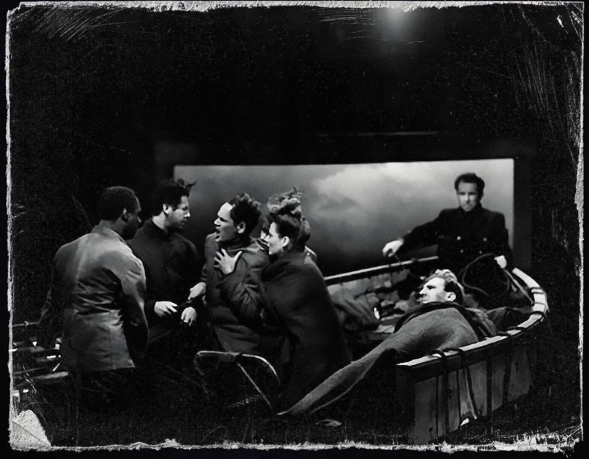 آیا هیچکاک فیلمی در طرفداری از نازی ها را کارگردانی کرده بود؟/