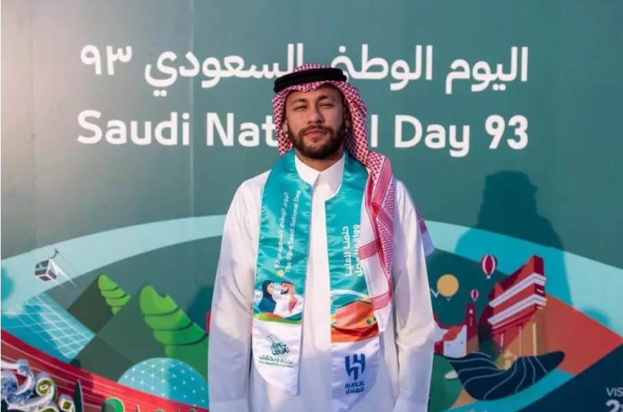 (عکس) نیمار با لباس عربی برای روز ملی عربستان