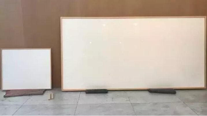 (عکس) «پول را بگیر و فرار کن»؛ ماجرای کار عجیب و بامزه یک هنرمند////