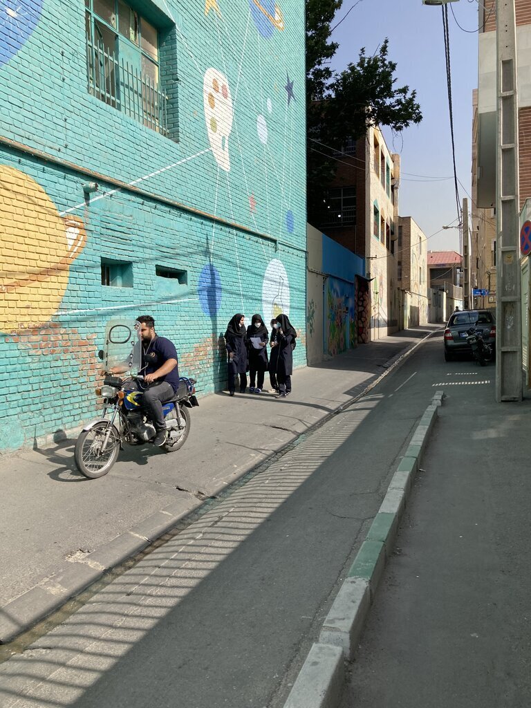 متفاوت‌ترین کوچه تهران کجاست؟ / اینجا فقط صدای دانش‌آموزان شنیده می‌شود