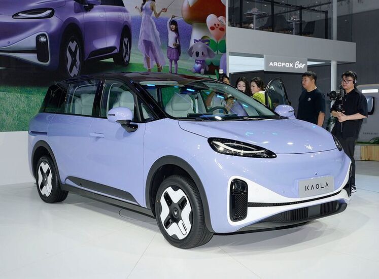 قشر متوسط چین این خودرو را سوار می‌شوند