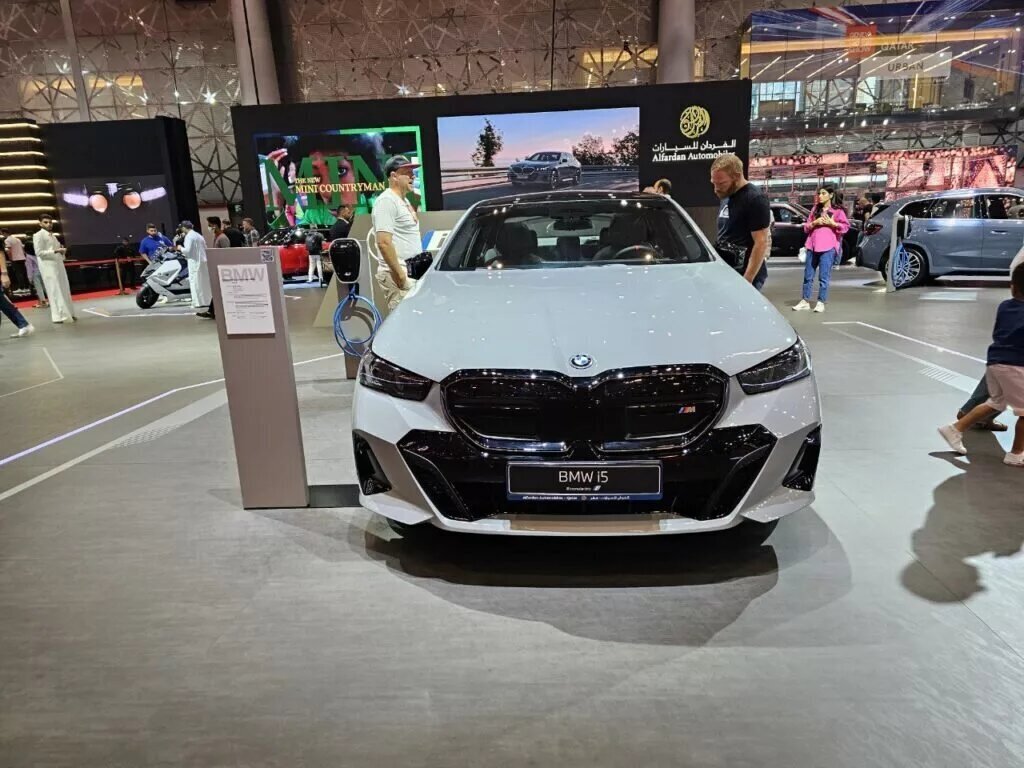 (عکس) برگزاری یکی از مهم‌ترین هفته‌های خودرویی جهان با حضور دیوید بکهام در نزدیکی ایران