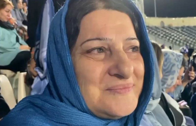 (عکس) گلزنی مهاجم استقلال در حضور مادرش