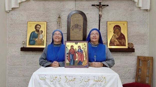 این دو راهبه پرویی غزۀ زیر بمباران را ترک نمی کنند: « ما مردم خود را رها نمی‌کنیم » ////