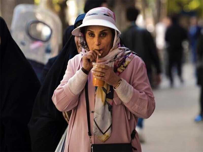 این بازیگران «ممنوع‌التبلیغ» هستند!/ اعتراض با پوستر‌های سفید