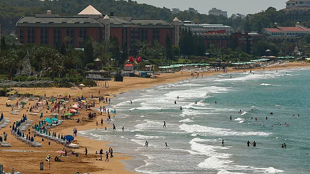 رونق دوباره گردشگری در اروپا بعد از کووید؛ کدام کشور برای تصاحب جایگاه فرانسه خیز برداشته است؟