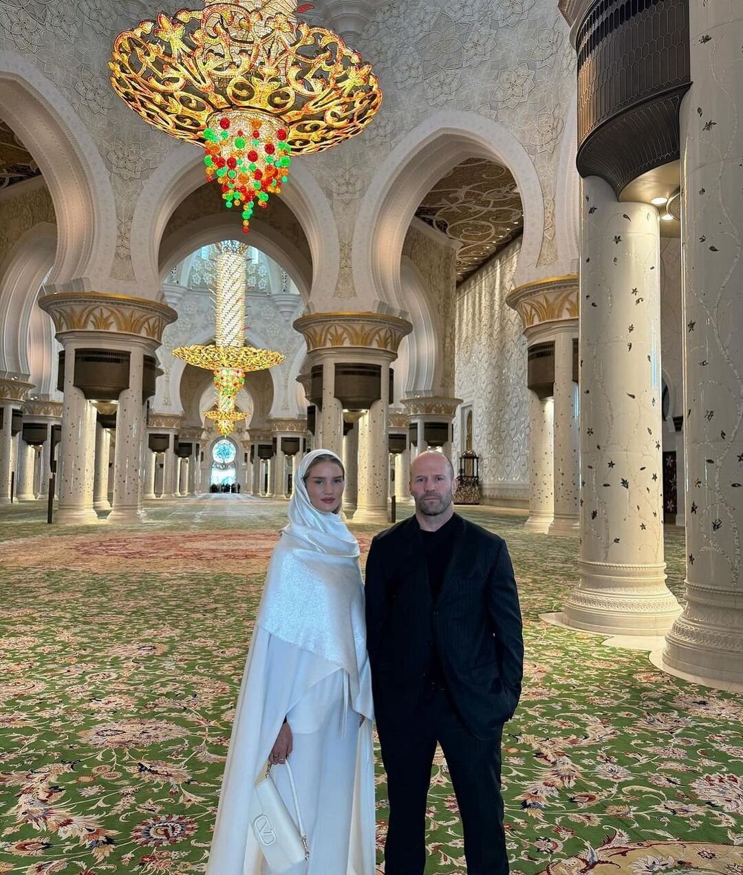 حجاب اسلامی مانکن زن در ابوظبی؛ همسر بازیگر مشهور آمریکایی سوژه شد