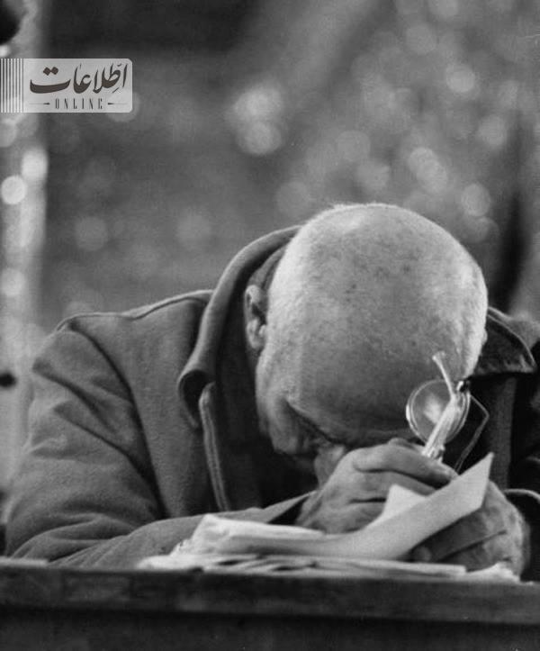 (عکس) حمله قاضی دادگاه نظامی به مصدق