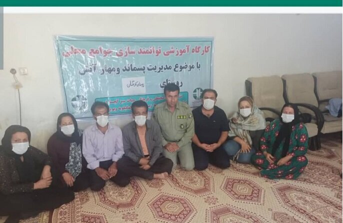 زیبای خفته در محاصره قانون‌شکنان