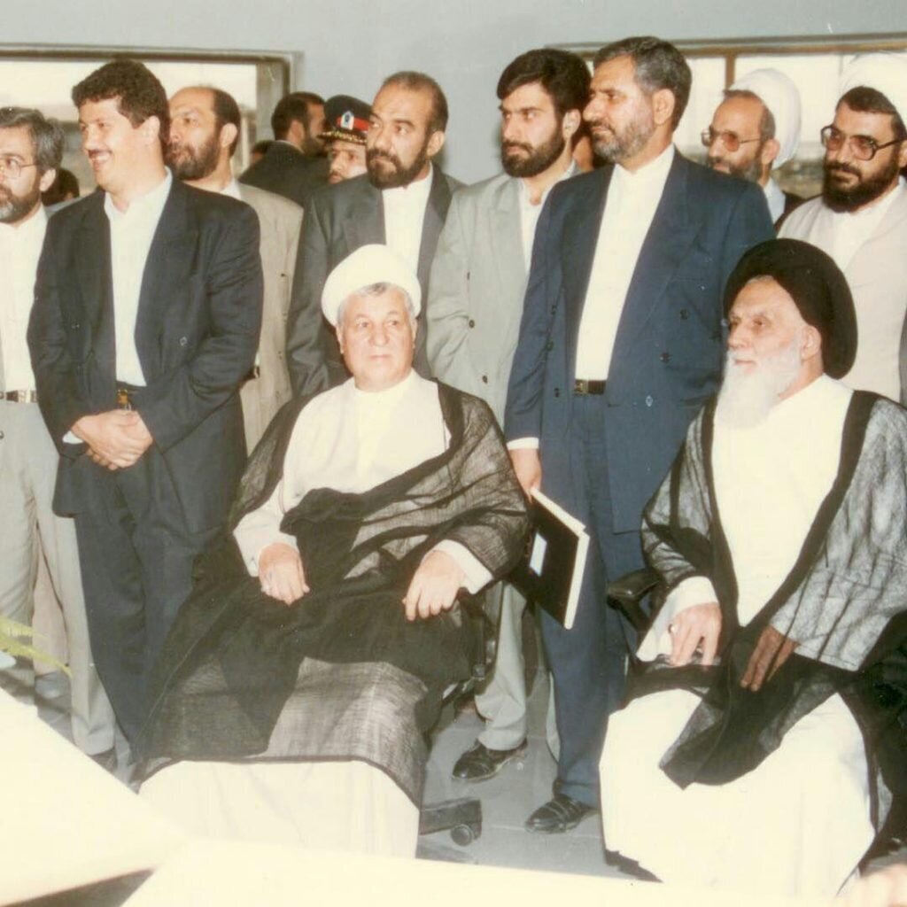عکس دیدنی از روزگار جوانی روحانی،جهانگیری و نوربخش در کنار آیت الله هاشمی /روزی که کامپیوتر وارد ایران شد